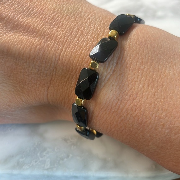 Black tourmaline with cube hematite bracelet - Picture 3 of 4